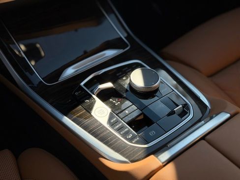 Certified 2024 BMW X7 xDrive40i image 18