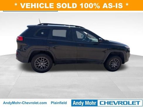 Used 2016 Jeep Cherokee Sport image 6