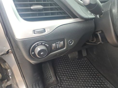 Used 2016 Jeep Cherokee Trailhawk w/ Leather Interior Group AWD/4WD image 3