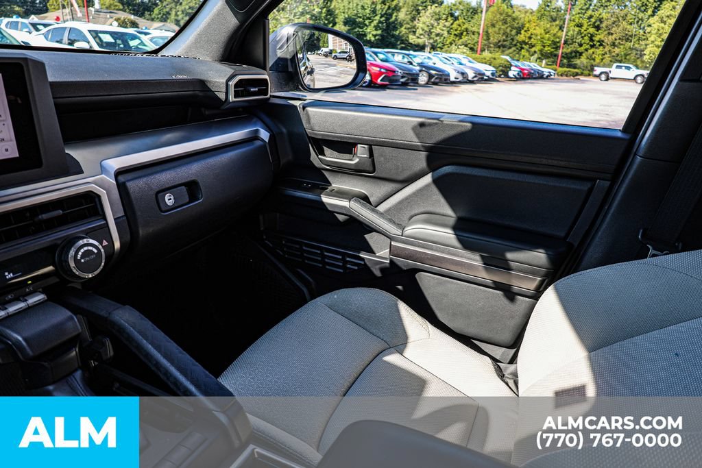 Used 2025 Toyota 4Runner SR5 AWD/4WD image 43