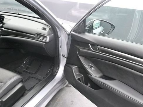 Used 2022 Honda Accord Sport image 11