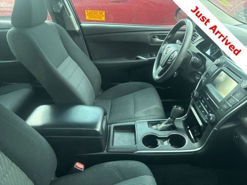 Used 2016 Toyota Camry LE FWD image 14