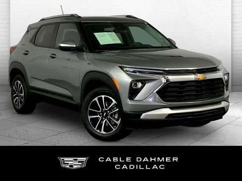 Used 2025 Chevrolet TrailBlazer LT AWD/4WD image 1