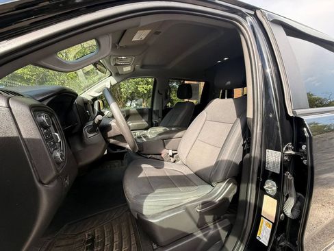 Used 2019 Chevrolet Silverado 1500 Custom Trail Boss w/ Custom Convenience Package AWD/4WD image 9
