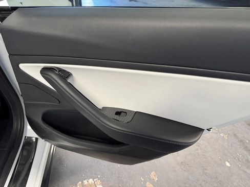 Used 2020 Tesla Model 3 Standard Range Plus image 9