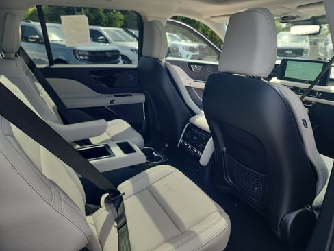 New 2026 Lincoln Aviator Reserve AWD/4WD image 23