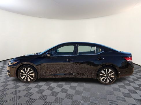Used 2025 Nissan Sentra SV w/ SV Premium Package image 2