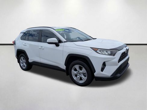 Used 2019 Toyota RAV4 XLE w/ Convenience Package image 2