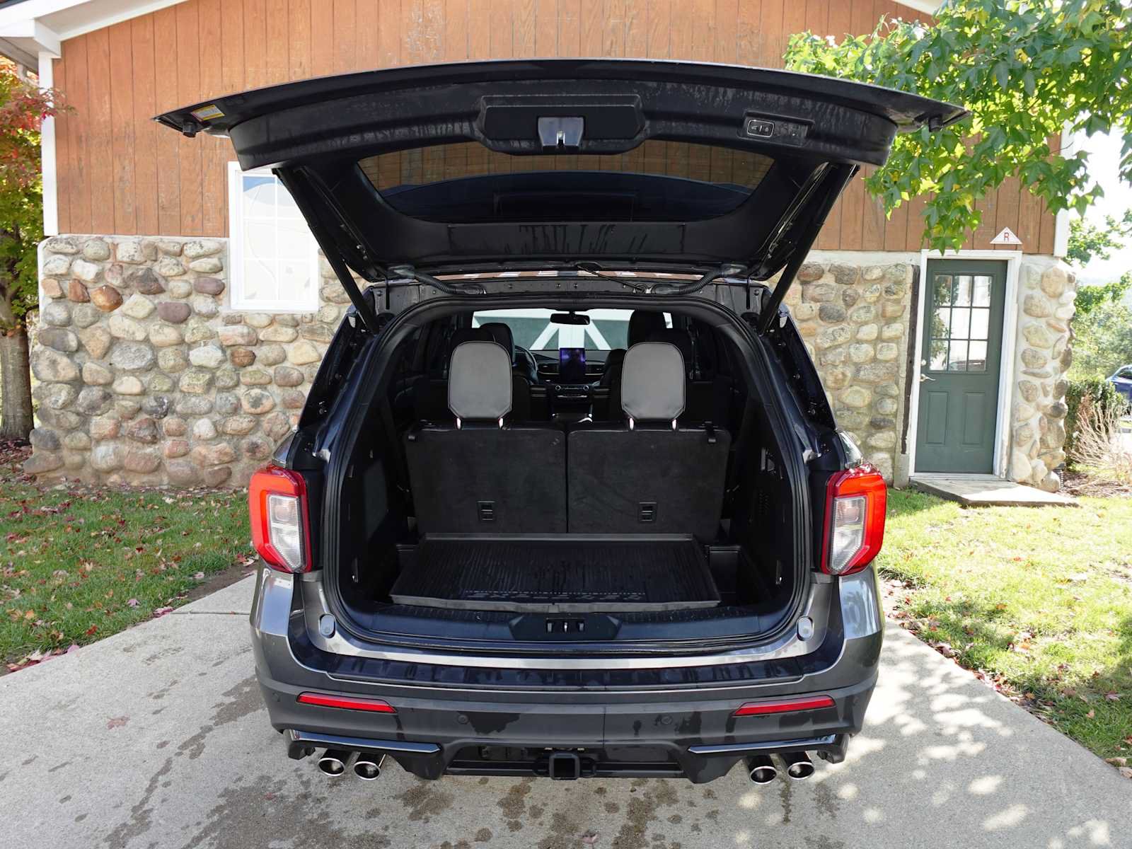 Used 2020 Ford Explorer ST w/ Premium Technology Package AWD/4WD image 31