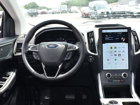 Certified 2024 Ford Edge SEL w/ Convenience Package AWD/4WD image 15