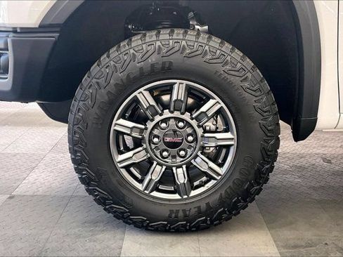 Used 2026 GMC Sierra 1500 AT4X AWD/4WD image 8