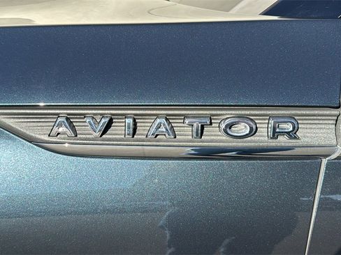 Used 2023 Lincoln Aviator Reserve image 7