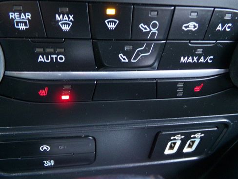 Used 2021 Ford EcoSport SE w/ SE Convenience Package image 21