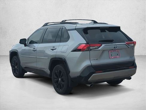 Used 2024 Toyota RAV4 SE w/ Convenience Package image 7