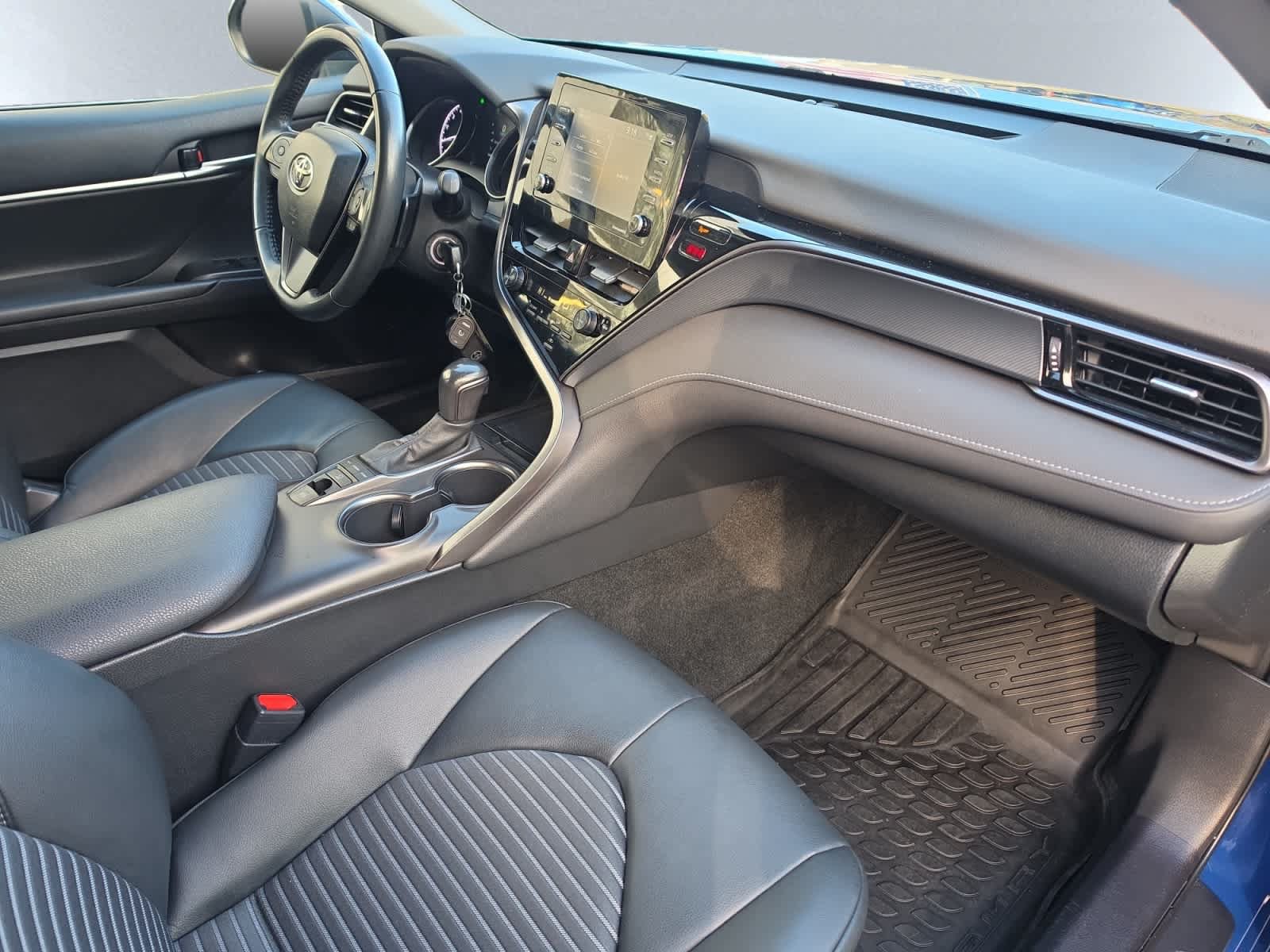Used 2023 Toyota Camry SE AWD/4WD image 15