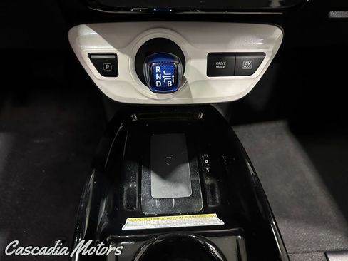 Used 2018 Toyota Prius Four w/ Advanced Technology Package FWD image 37