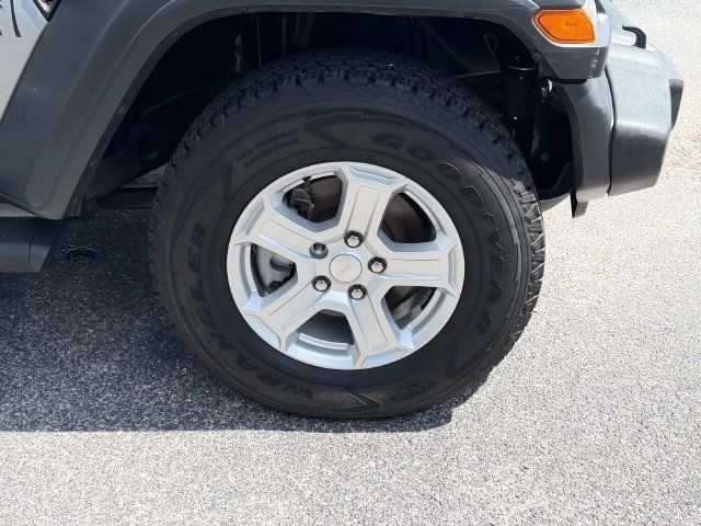 Used 2020 Jeep Wrangler Unlimited Sport S w/ Sun And Sound Package AWD/4WD image 9