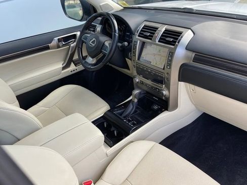 Used 2021 Lexus GX 460 Premium w/ Premium Package image 29