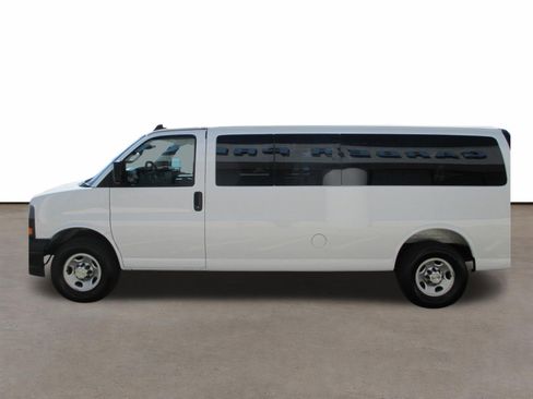 Used 2025 Chevrolet Express 3500 LS RWD image 6