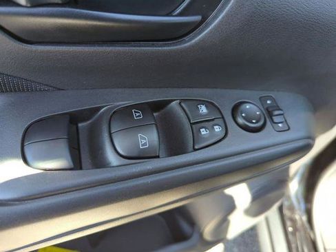 Certified 2021 Nissan Kicks S image 26