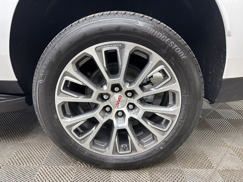 New 2026 GMC Yukon XL Denali image 4