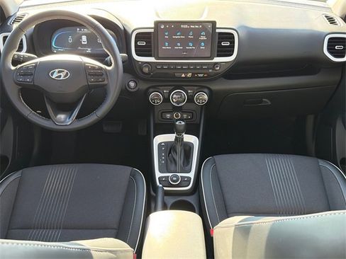 Certified 2025 Hyundai Venue Limited image 11
