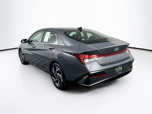 Used 2025 Hyundai Elantra SEL FWD image 5