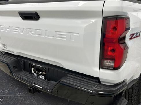 Used 2025 Chevrolet Colorado Z71 AWD/4WD image 37