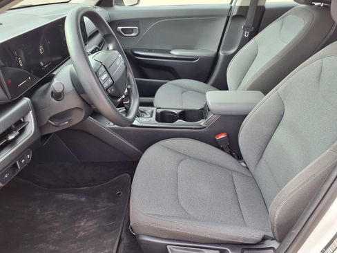 Used 2025 Kia K4 FWD image 13