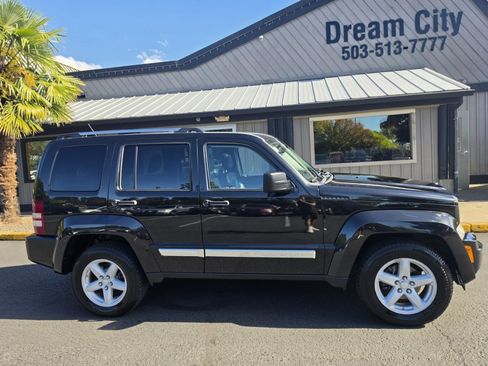 Used 2012 Jeep Liberty Limited AWD/4WD image 1