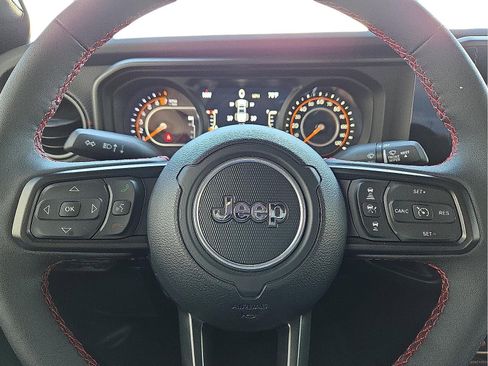 Used 2024 Jeep Gladiator Rubicon w/ Technology Group image 24