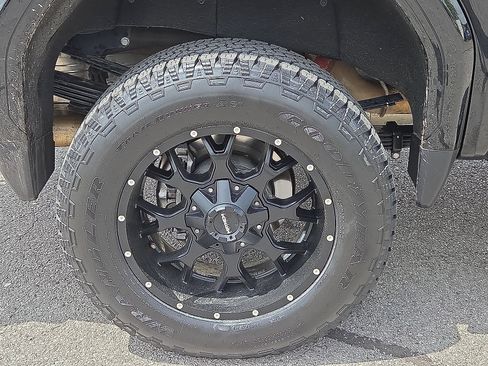 Used 2025 GMC Sierra 2500 AT4 w/ AT4 Premium Plus Package AWD/4WD image 17