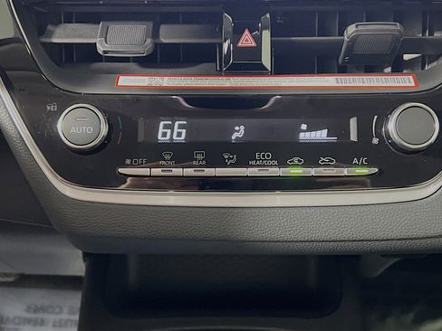 Used 2025 Toyota Corolla LE image 25