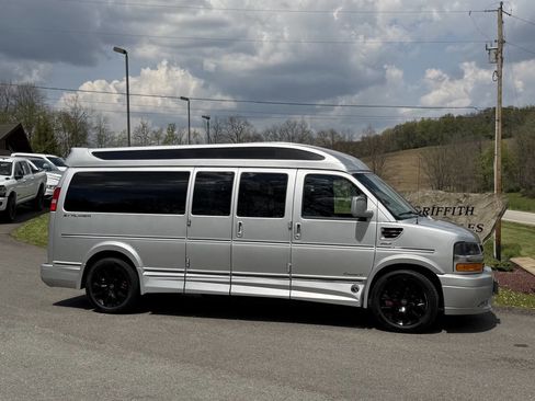 Used 2025 Chevrolet Express 2500 Extended w/ Driver Convenience Package RWD image 2