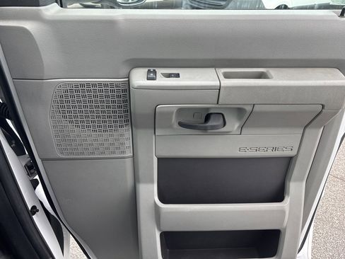 Used 2022 Ford E-350 and Econoline 350 Super Duty w/ Power Windows & Locks Group image 22
