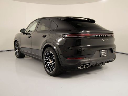 New 2026 Porsche Cayenne S image 3