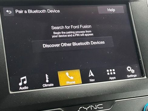 Used 2019 Ford Fusion SE image 4