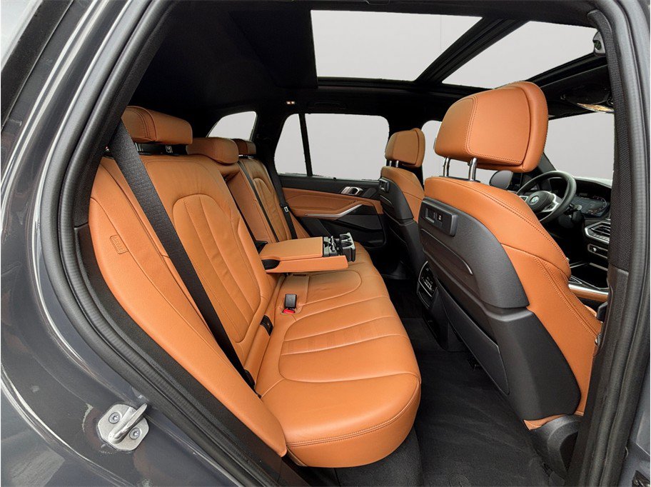 Used 2022 BMW X5 M50i w/ Executive Package AWD/4WD image 49