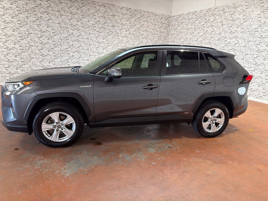 Used 2021 Toyota RAV4 XLE AWD/4WD image 4