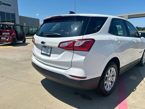 Used 2020 Chevrolet Equinox LS w/ LPO, Blackout Package FWD image 15