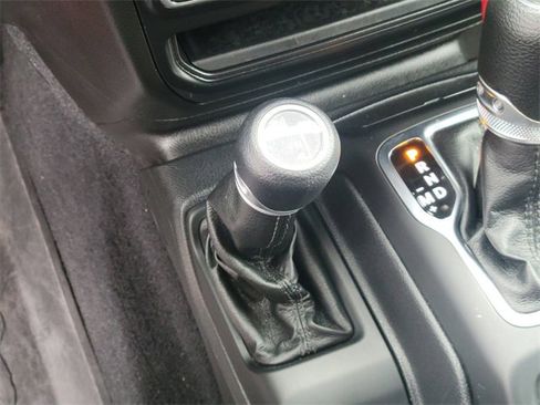 Used 2022 Jeep Gladiator Willys image 25