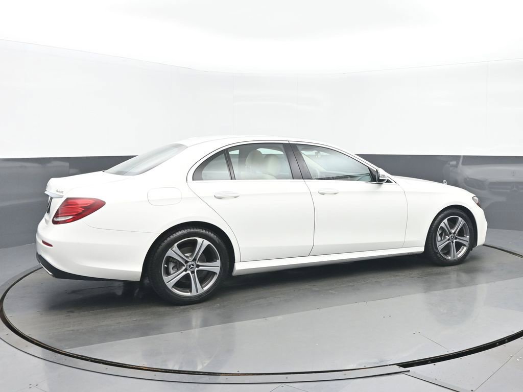 Used 2019 Mercedes-Benz E 300 4MATIC image 3