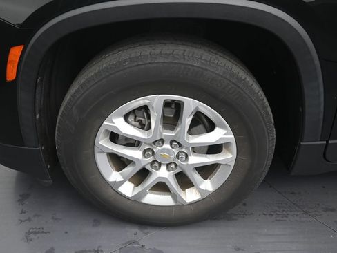 Used 2023 Chevrolet Traverse LS FWD image 9