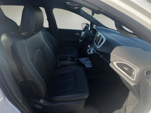 New 2026 Chrysler Voyager LX FWD image 10