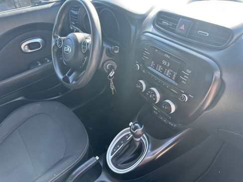 Used 2018 Kia Soul Base image 7