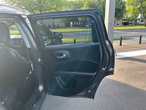 Used 2019 Jeep Compass Limited AWD/4WD image 14