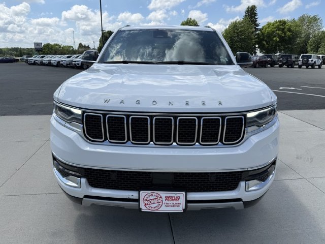 Used 2024 Jeep Wagoneer Series II w/ Flexible Seating Group AWD/4WD image 3
