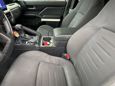 Used 2024 Toyota Tacoma TRD Off-Road image 5