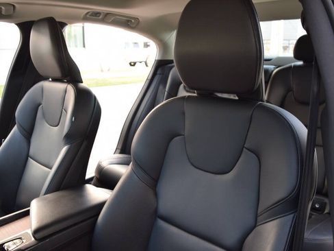 Used 2021 Volvo S60 T5 Momentum FWD image 41