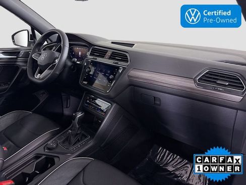 Certified 2022 Volkswagen Tiguan SEL R-Line image 31